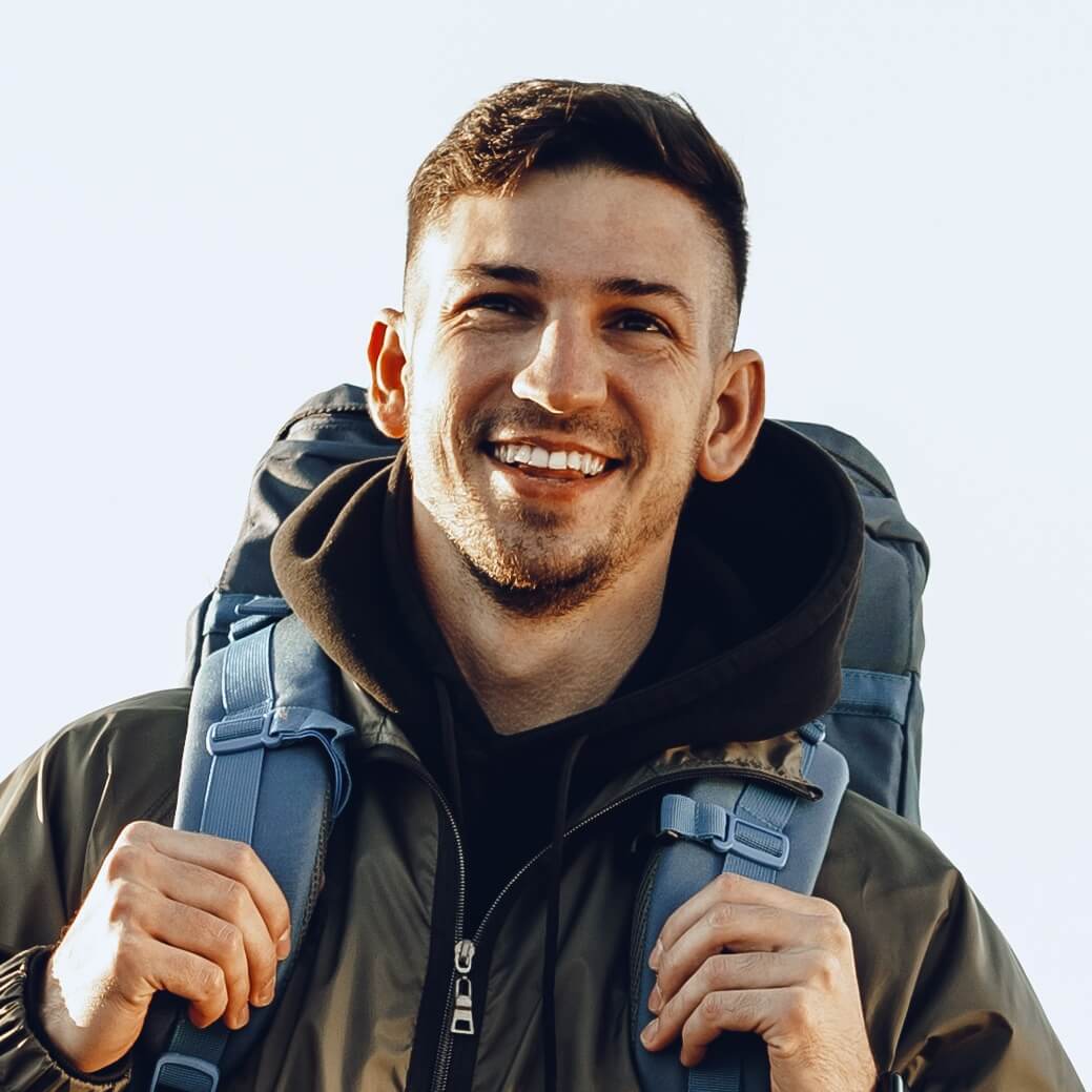 young-caucasian-man-traveler-with-big-backpack-hik-GHHETWD
